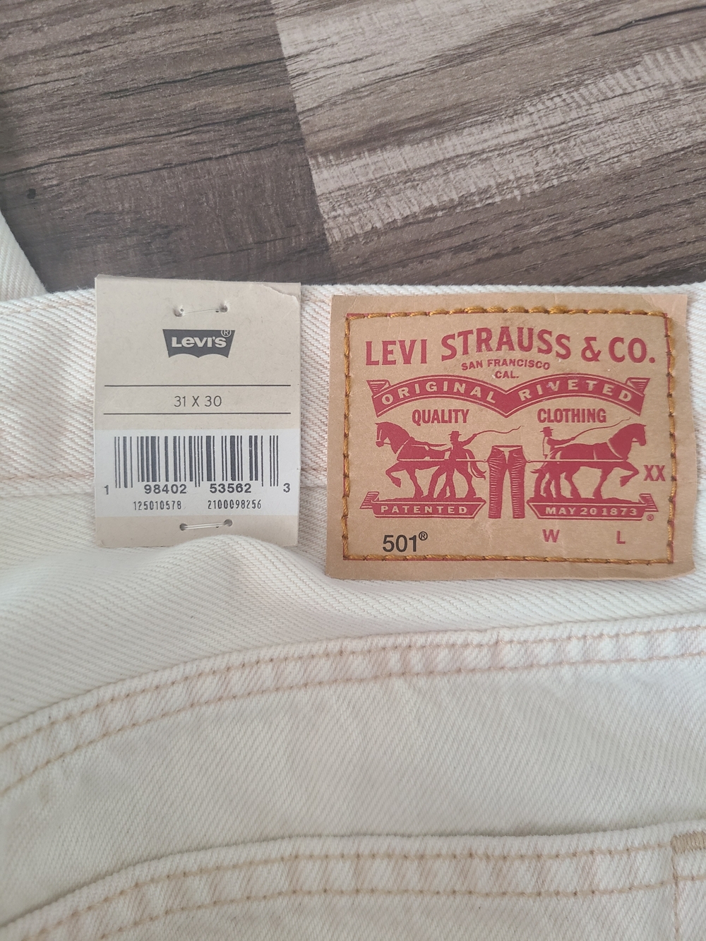 Levi's Women's Straight Jeans in Beige/Cream - Picture 5 of 5